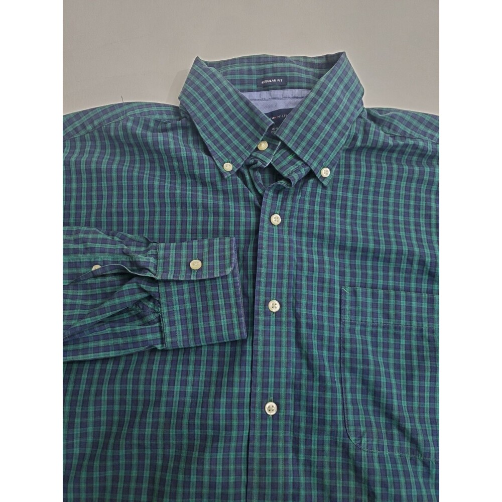 Tommy Hilfiger Long Sleeve Button Down Regular Fit Dress Shirt, Large 16.5 32-33